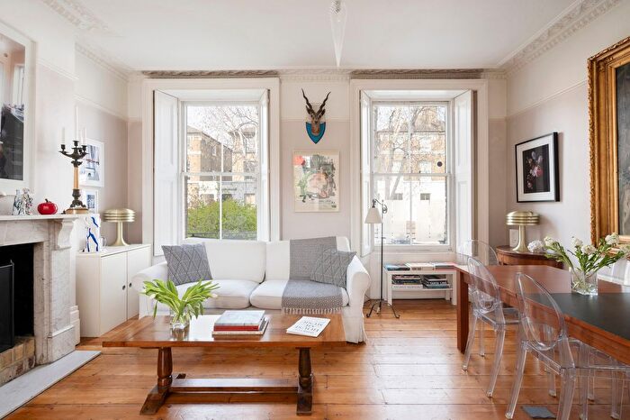 3 Bedroom Maisonette For Sale In Richmond Road, London Fields, E8