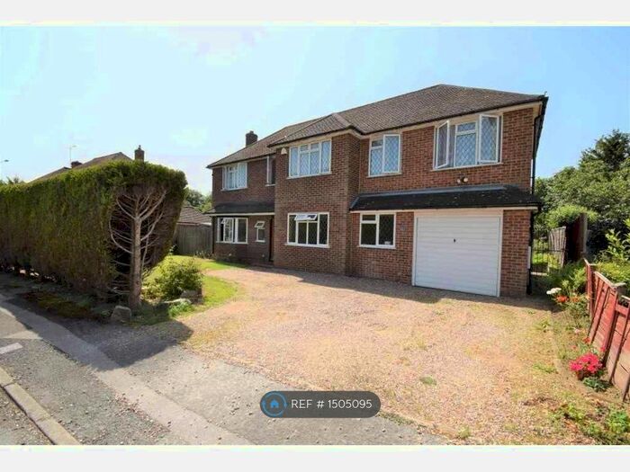 4 Bedroom Detached House To Rent In Linden Drive, Farnham Royal, Slough, SL2