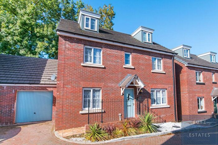 5 Bedroom Detached House For Sale In Jordan Drive, Exeter, EX1