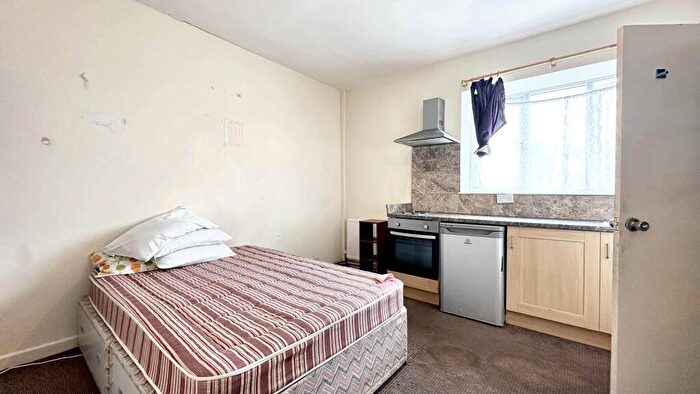 Studio To Rent In Lodge Causeway, Bristol, BS16