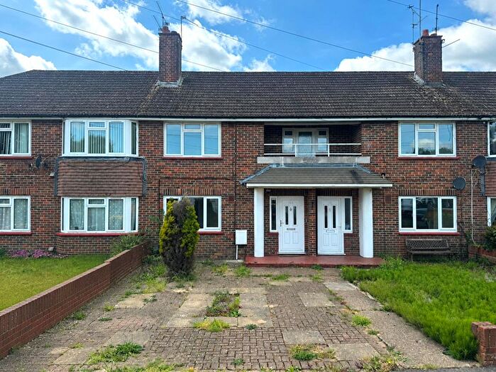 3 Bedroom Maisonette For Sale In Attfield Close, Ash, Aldershot, GU12