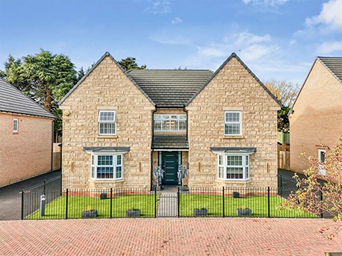 5 Bedroom Detached House For Sale In Beaufort Row, Overstone, Northampton, NN6