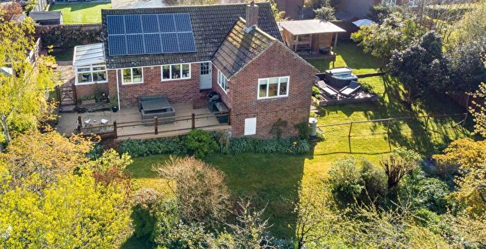 3 Bedroom Bungalow For Sale In Spring Lane, Cold Ash, RG18