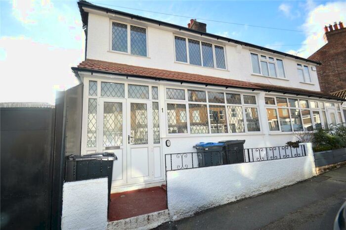 3 Bedroom House To Rent In Woodman Road, Coulsdon, CR5