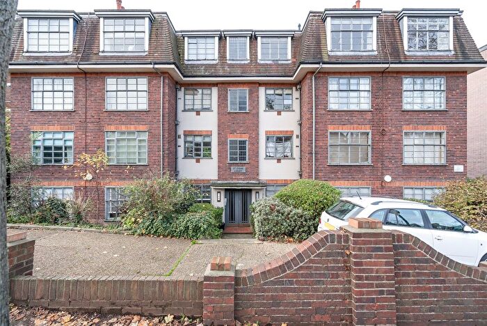1 Bedroom Flat For Sale In Colney Hatch Lane, London, N10