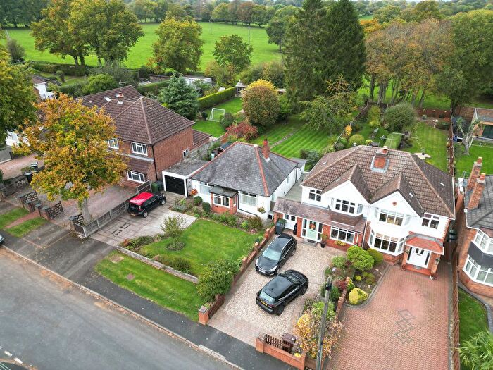2 Bedroom Bungalow For Sale In New Road, Hollywood, B47