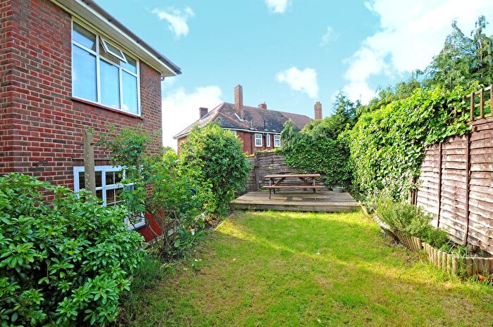 2 Bedroom Maisonette To Rent In Godley Road, Earlsfield, London, SW18