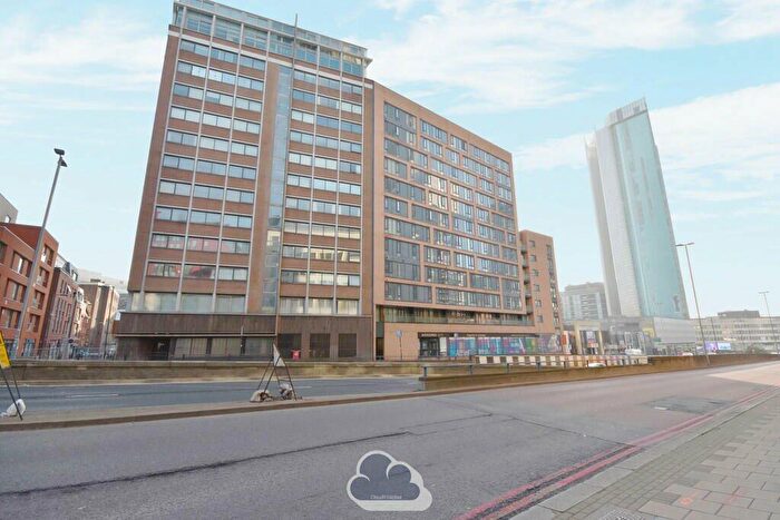 2 Bedroom Flat To Rent In Westside Two, Suffolk Street Queensway, Birmingham, West Midlands, B1
