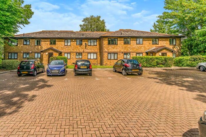 1 Bedroom Flat To Rent In Meresborough Road, Rainham, Gillingham, Kent, ME8