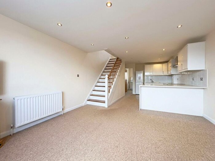 3 Bedroom Flat To Rent In Clifton, Worrall Road, BS8