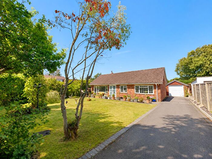 3 Bedroom Detached Bungalow For Sale In Weston Road, Failand, BS8