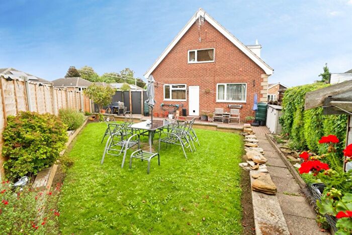 3 Bedroom Detached House For Sale In Kendal Grove, Barnsley, S71