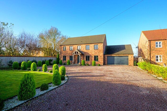 4 Bedroom Detached House For Sale In Fridaybridge Road, Elm, Wisbech, Cambridgeshire, PE14