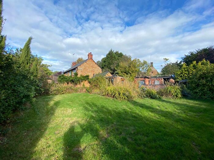 2 Bedroom Cottage For Sale In West End, Bugbrooke, Northamptonshire, NN7