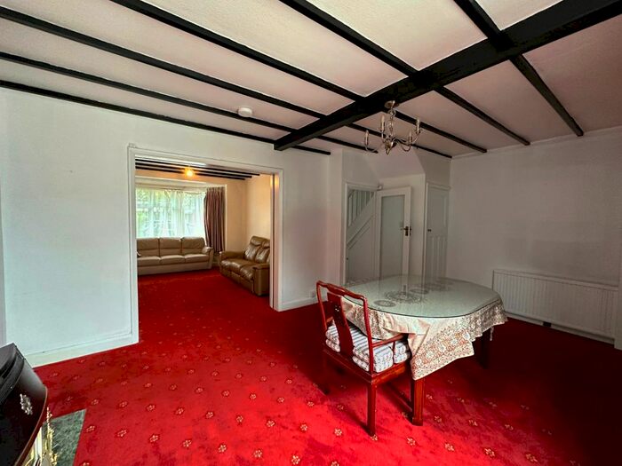 3 Bedroom Terraced House To Rent In Princes Gardens, Acton, London, W3