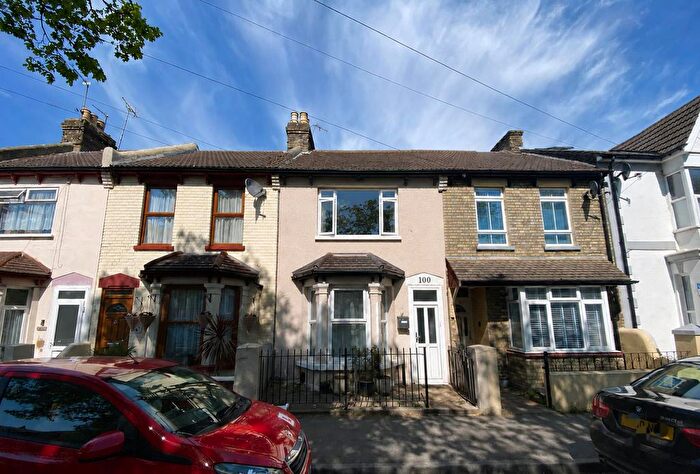 3 Bedroom Terraced House To Rent In York Avenue, Gillingham, ME7