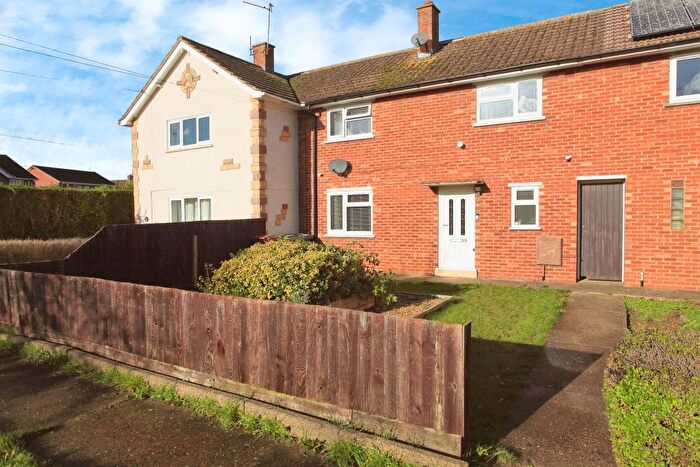 3 Bedroom Terraced House For Sale In Thistle Drive, Peterborough, PE2