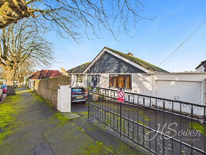 3 Bedroom Bungalow For Sale In St. Lukes Road North, Torquay, TQ2