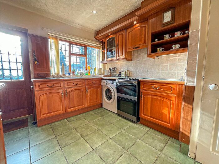 3 Bedroom Bungalow For Sale In Amington Road, Tamworth, Staffordshire, B77