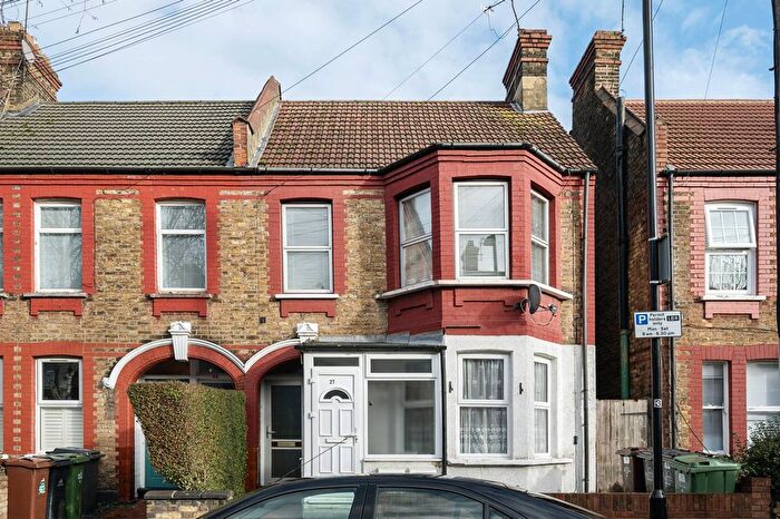 2 Bedroom Flat To Rent In Morieux Road, Leyton, London, E10