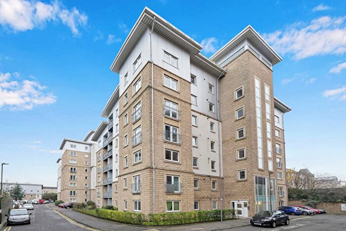 2 Bedroom Flat For Sale In / Pilrig Heights, Pilrig, Edinburgh, EH6