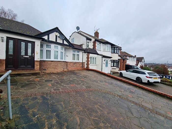2 Bedroom Semi-Detached Bungalow To Rent In Russell Lane, Wuetstone, N20