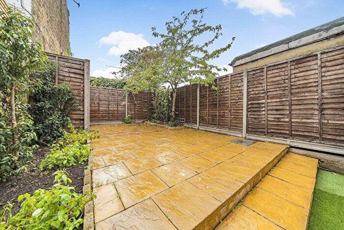 2 Bedroom End Of Terrace House For Sale In Hardy Road, South Wimbledon, London, SW19