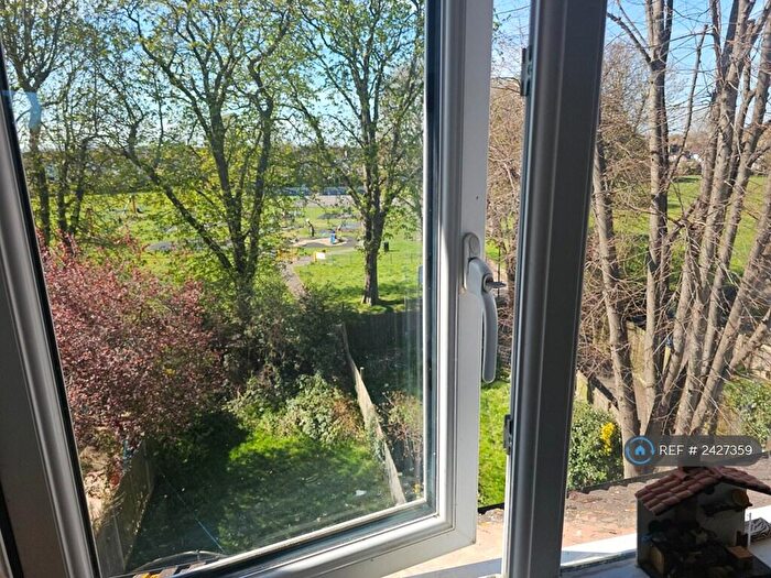 1 Bedroom Flat To Rent In Melfort Road, Thornton Heath, CR7