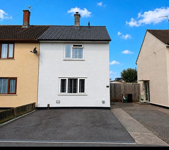 2 Bedroom Semi-Detached House For Sale In Far Handstones, Bristol, BS30