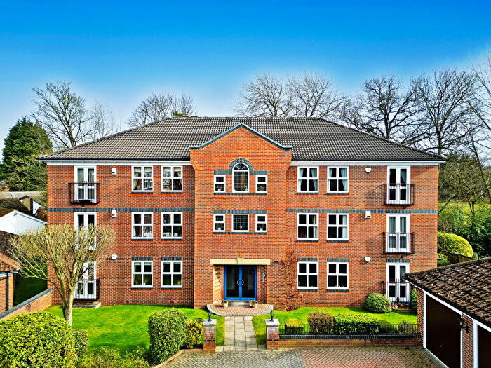 2 Bedroom Apartment For Sale In Alwoodley Chase, Harrogate Road, Alwoodley, LS17