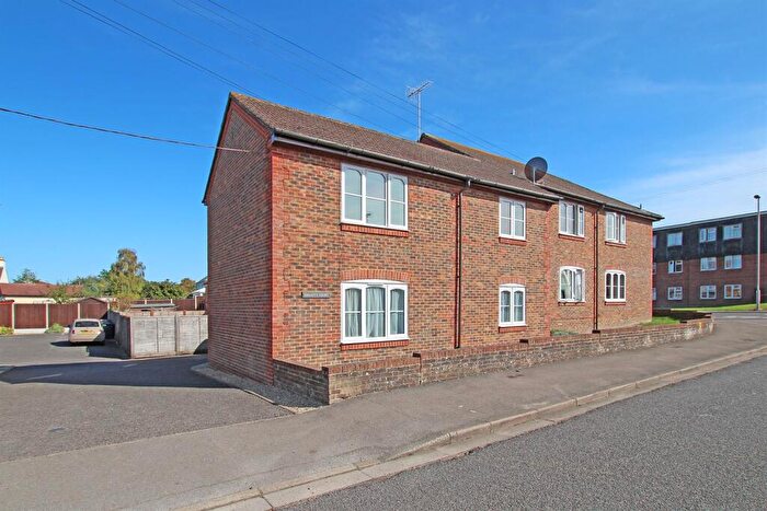 1 Bedroom Flat To Rent In Halleys Court, Leatherbottle Lane, Chichester, PO19