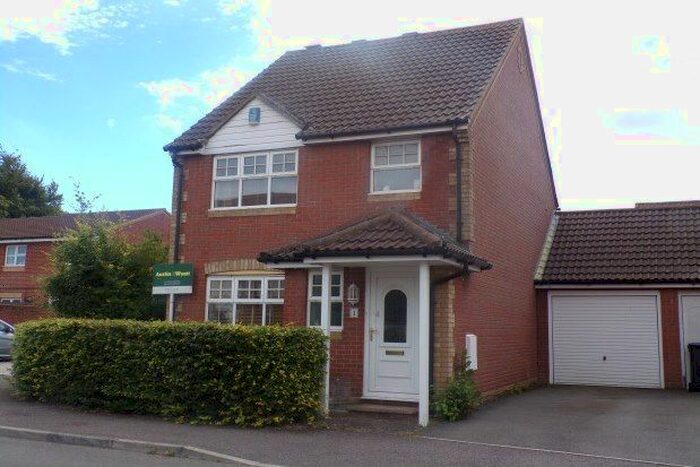 3 Bedroom Property To Rent In Amesbury, Salisbury, SP4