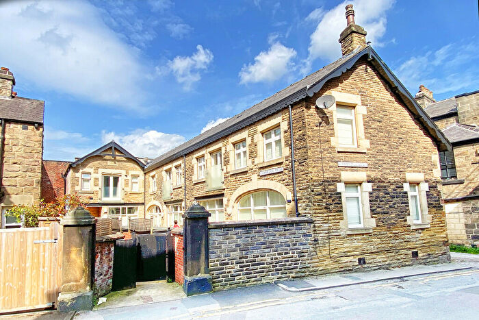 6 Bedroom Mews For Sale In Cambridge Terrace, Harrogate, HG1