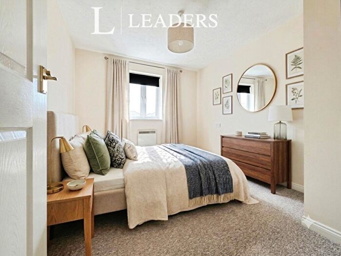 2 Bedroom Apartment For Sale In Canada Court, Hayling Close, Gosport, PO12