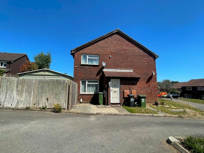 1 Bedroom End Of Terrace House To Rent In Quebec Gardens, Bursledon, Southampton, SO31