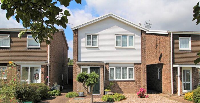 3 Bedroom Detached House For Sale In Worcester Road, Colchester, CO1