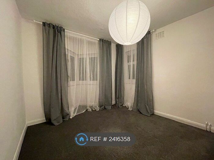 1 Bedroom Flat To Rent In Chessington Mansions, London, E11