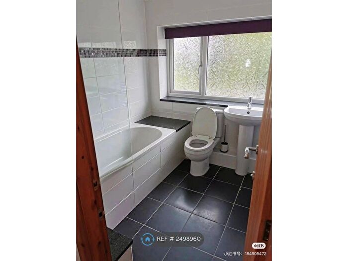 3 Bedroom Semi-Detached House To Rent In Pinewood Hill, York, YO10