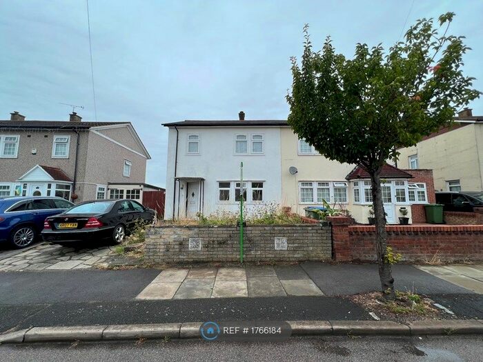 3 Bedroom End Of Terrace House To Rent In Whetstone Road, London, SE3