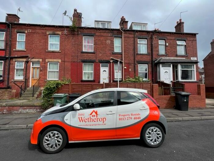 2 Bedroom Property To Rent In Rydall Terrace, Holbeck, Leeds, LS11