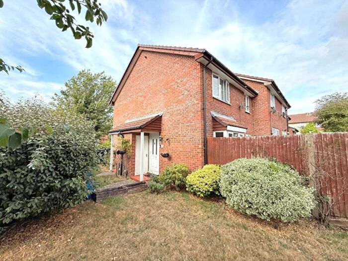 1 Bedroom Terraced House To Rent In Angel Place, Binfield, Bracknell, Berkshire, RG42