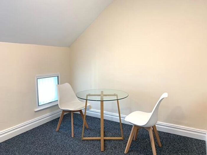 1 Bedroom Property To Rent In Newport Road, Roath, Cardiff, CF24