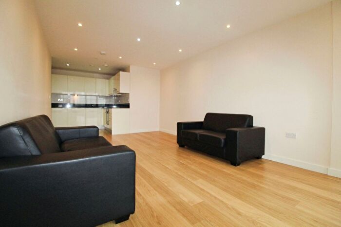 2 Bedroom Flat To Rent In Lexington Apartments, Railway Terrace, Slough, SL2