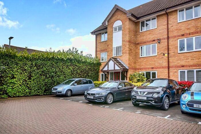 1 Bedroom Flat To Rent In Rochester Drive, Watford, Hertfordshire, WD25