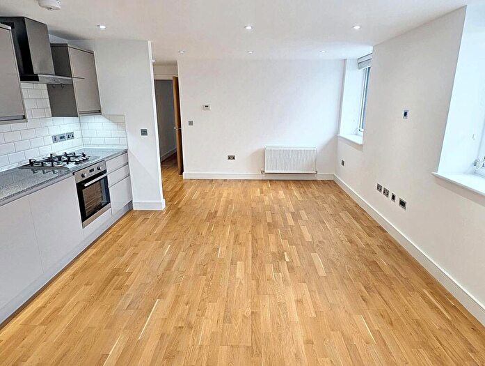 2 Bedroom Flat For Sale In Christopher Road, East Grinstead, RH19