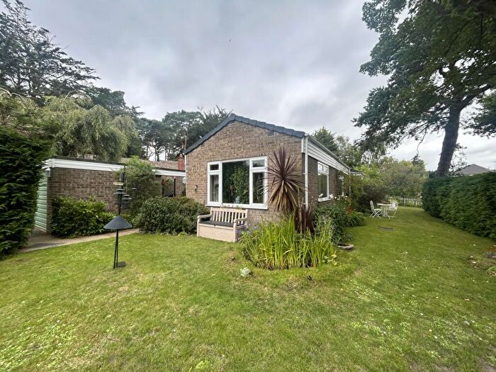 4 Bedroom Detached Bungalow For Sale In Priory Close, St. Olaves, Great Yarmouth, NR31