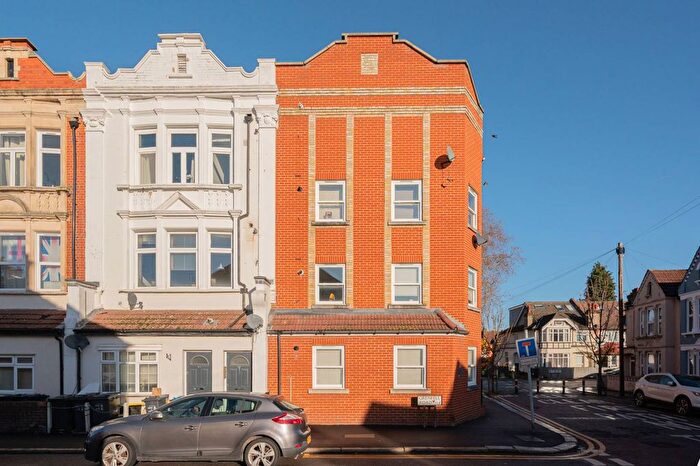 1 Bedroom Flat For Sale In Grenfell Road, Mitcham, CR4