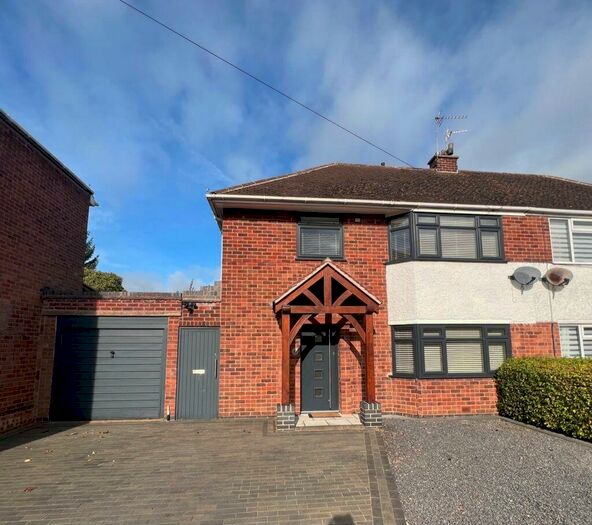 3 Bedroom Semi-Detached House To Rent In Highfield Crescent, Wigston, LE18