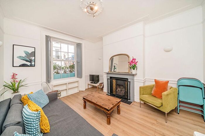 3 Bedroom Flat To Rent In Warwick Way, London, SW1V