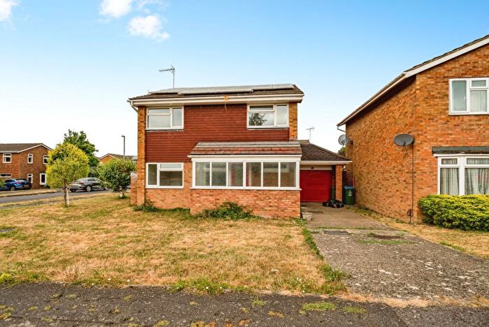 4 Bedroom Detached House To Rent In Pentland Road, Aylesbury, HP21